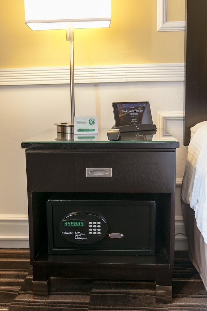 The Pickwick Hotel photo 7