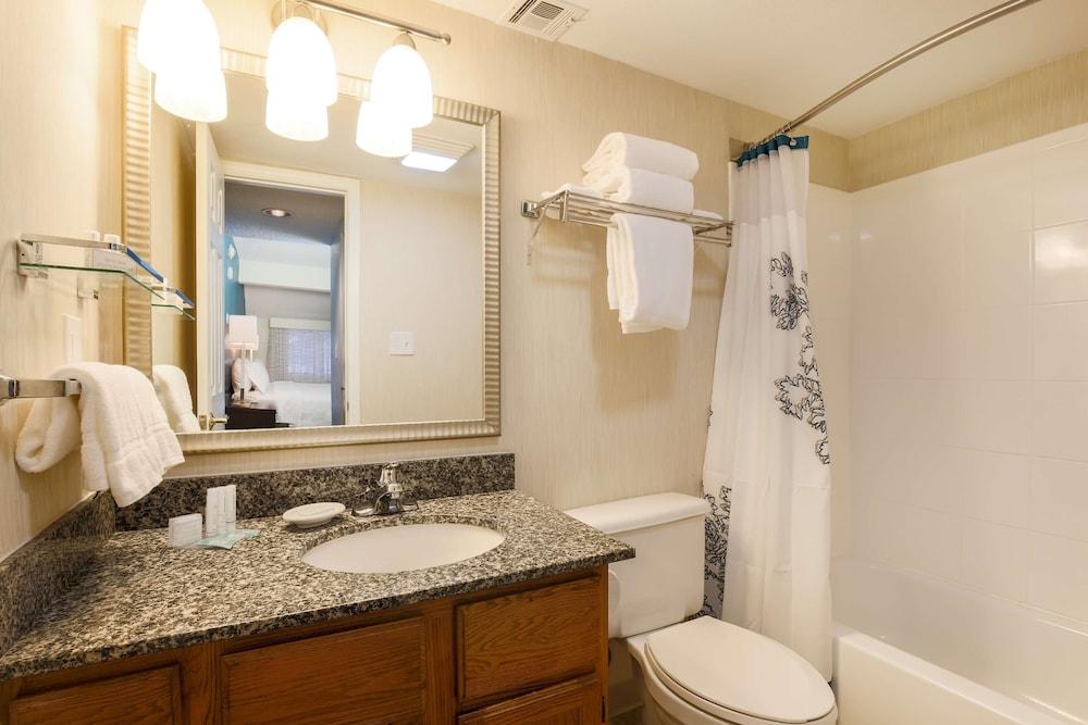 Hawthorn Suites by Wyndham Tinton Falls photo 17