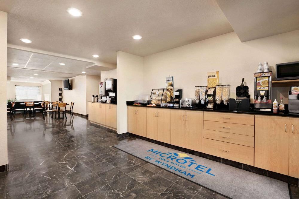 Microtel Inn & Suites by Wyndham Culpeper photo 12