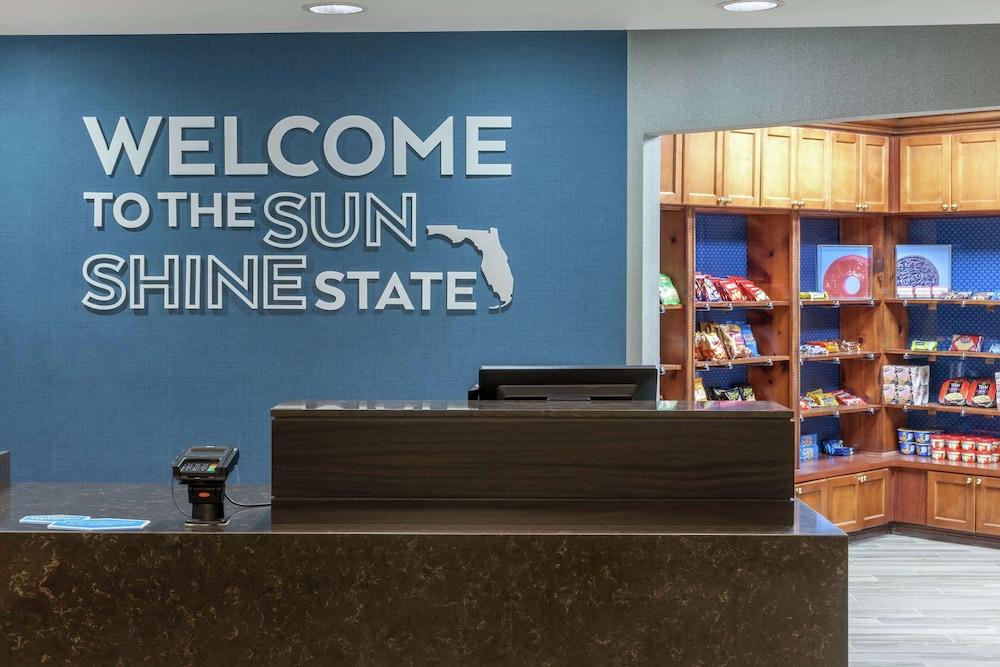 Hampton Inn & Suites by Hilton Miami-Doral/Dolphin Mall photo 37