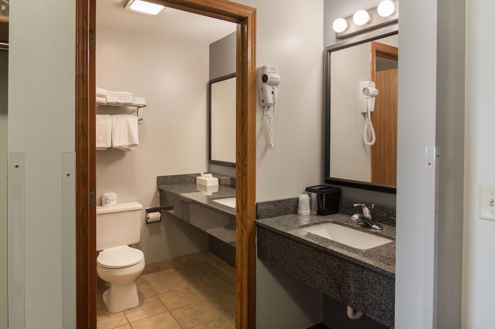 Quality Inn Superior - Duluth photo 31