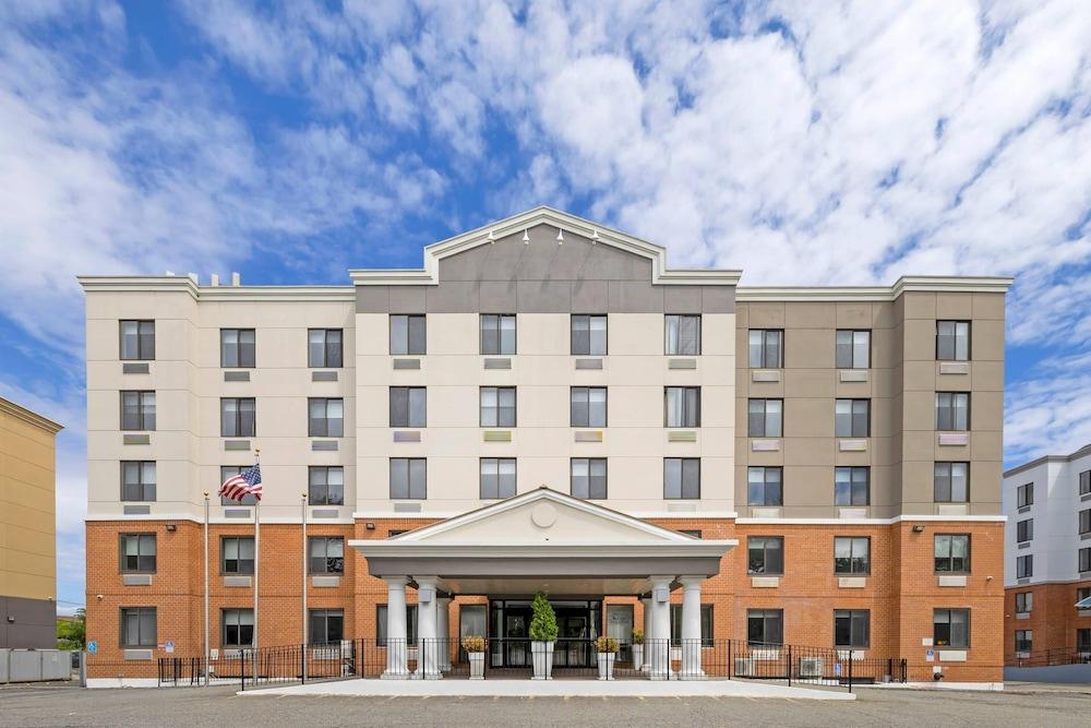 Country Inn & Suites by Radisson, Staten Island photo 2