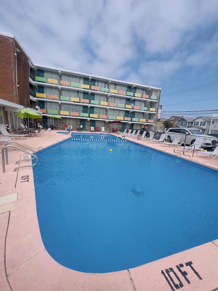 Skyview Manor Motel photo 43