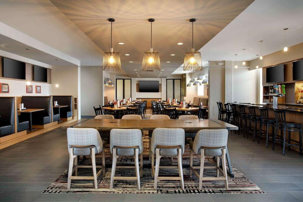 DoubleTree by Hilton Chicago Midway Airport photo 35