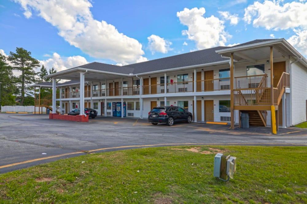 Economy Inn By OYO Ashburn photo 4