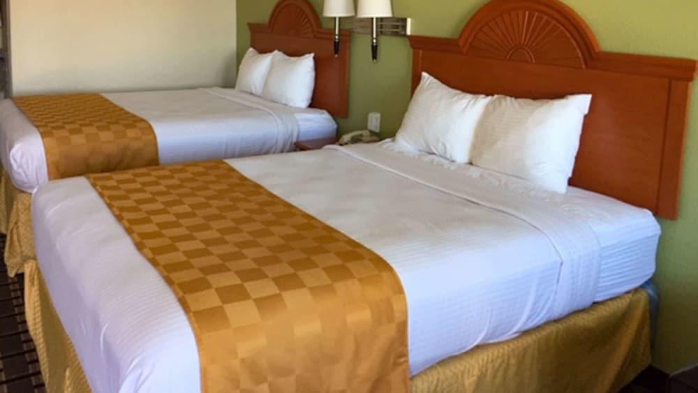 Motel 6 Tyler, TX photo 16