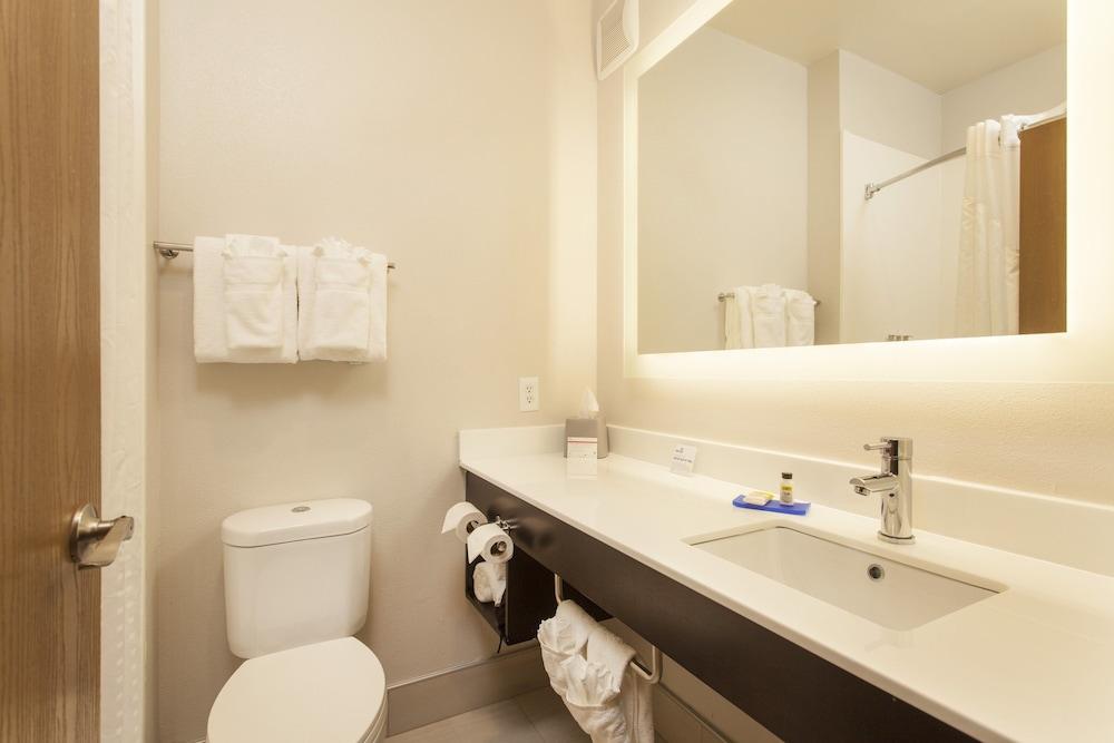 Holiday Inn Express & Suites Santa Fe by IHG photo 28