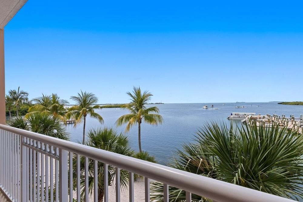 Ocean Front 3BR Presidential Suite photo 20