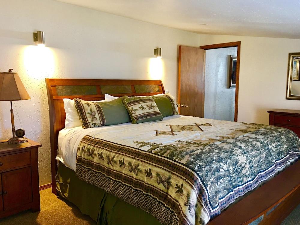 Driftwood Inn and Seaside Lodges photo 61