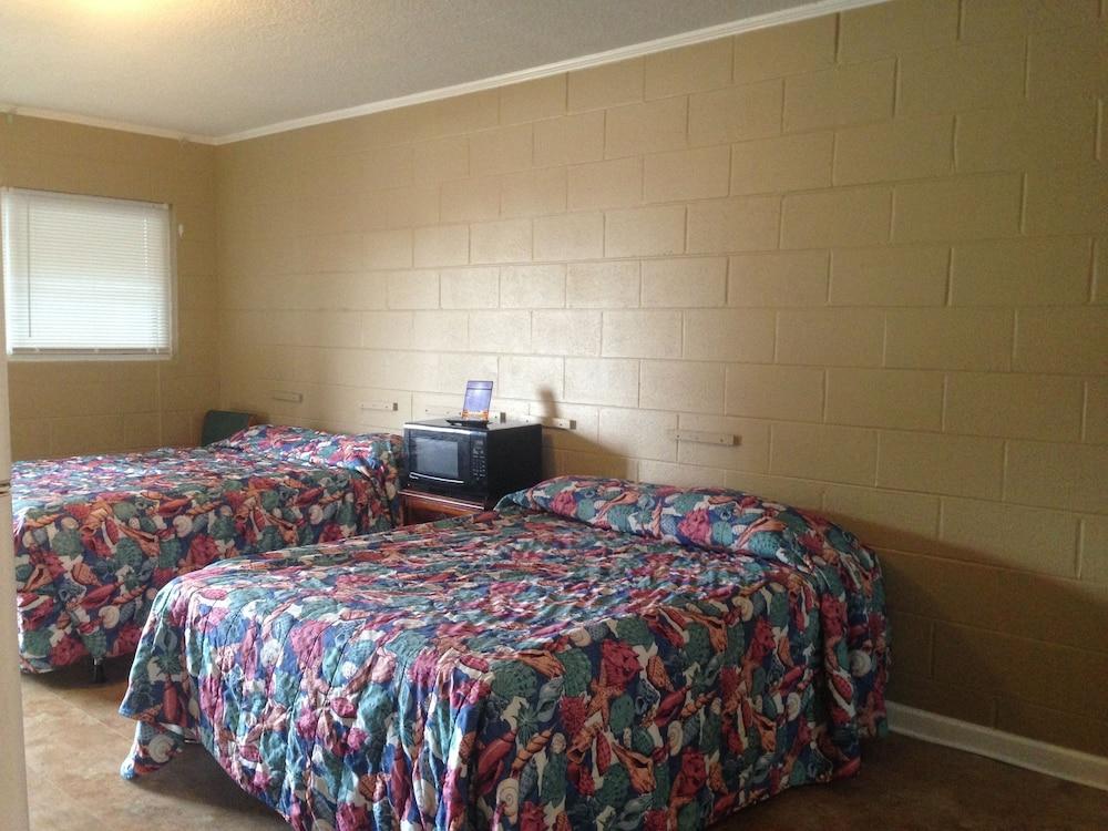 Oasis Motel photo 5