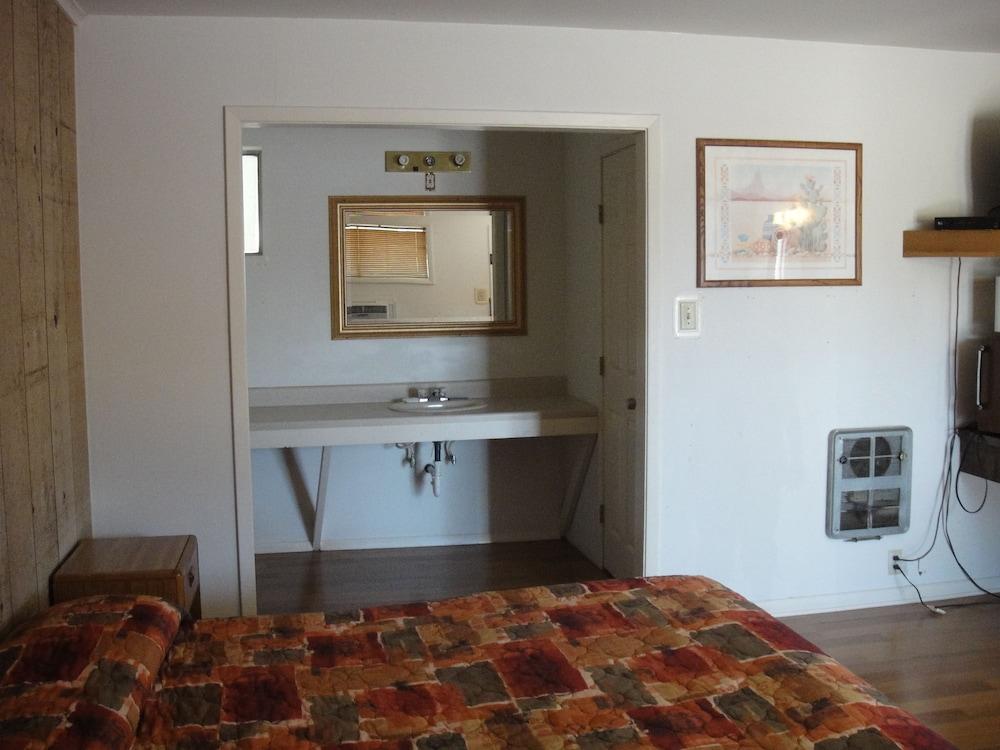 The Hills Motel photo 21