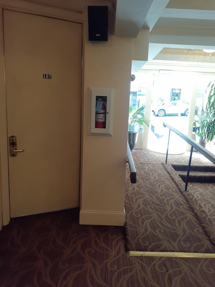 Fitzgerald Hotel photo 3