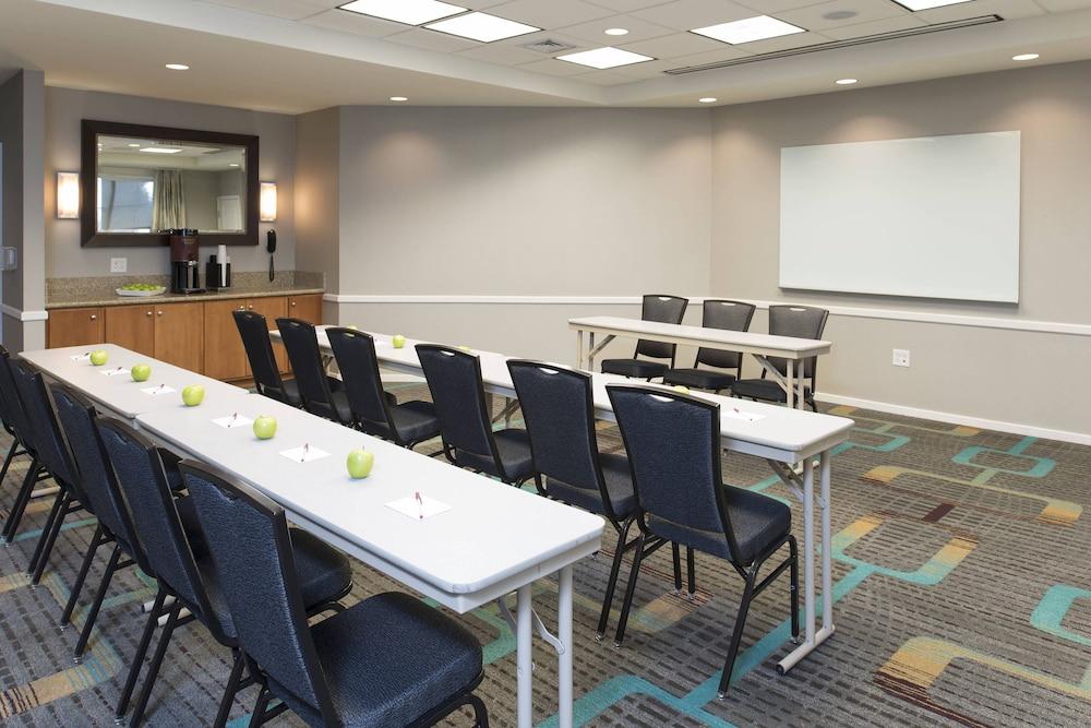 Residence Inn Marriott Moline photo 18