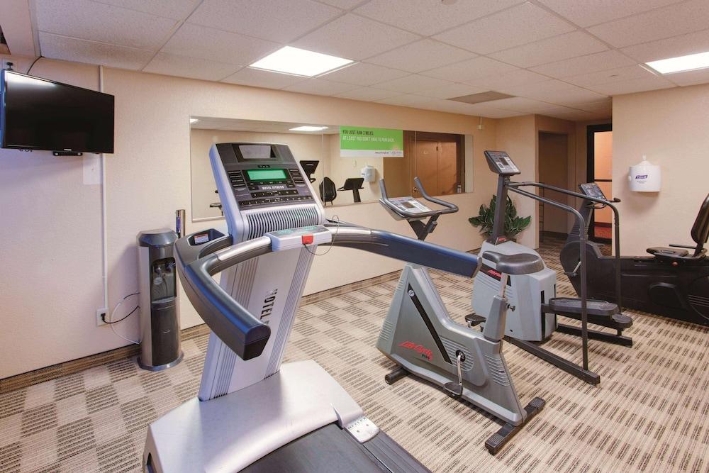 Ramada by Wyndham Fairfield NJ photo 10