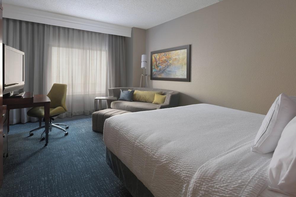 Courtyard Marriott Riverwalk photo 9
