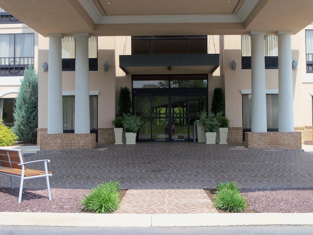 Holiday Inn Express Hotel & Suites Winchester by IHG photo 37