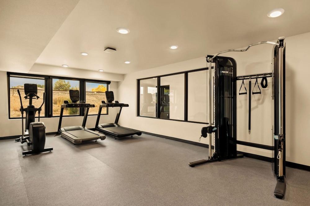 LivAway Suites Phoenix-Tolleson photo 6