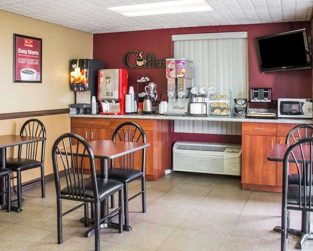 Econo Lodge Columbus West photo 3