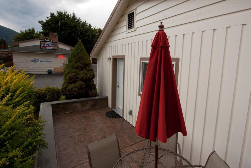 Falls Motel photo 2