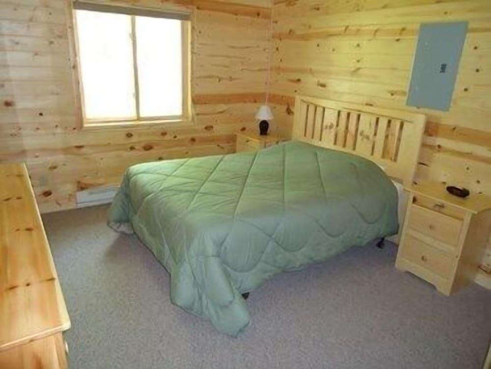 Red Door Resort & Motel photo 15