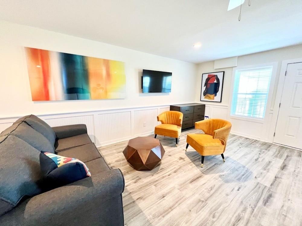 Saltwater Suites photo 11