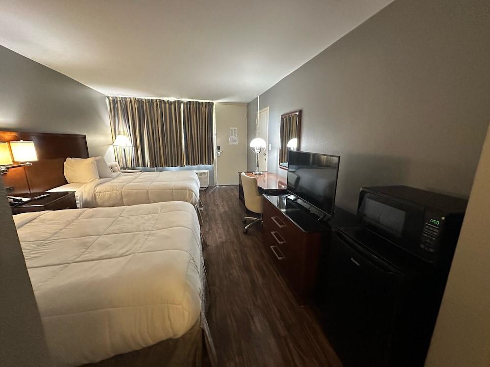 Gateway Hotel photo 9