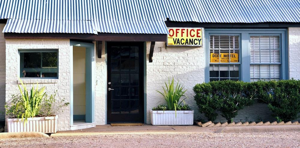 The Dixie Motel Brenham photo 34
