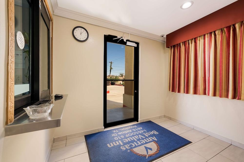 Americas Best Value Inn Houston Heights at I-45 photo 4
