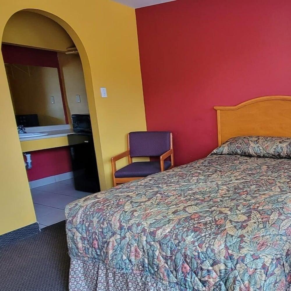 Relax Inn By OYO Sulphur Hwy 90 photo 3