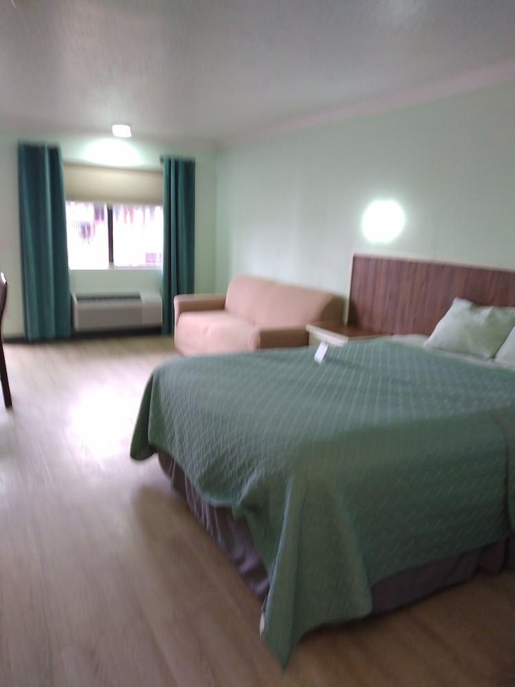 Western Royal Inn photo 6
