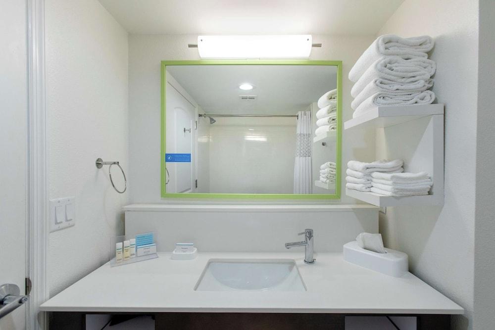 Hampton Inn St. Augustine Beach photo 33