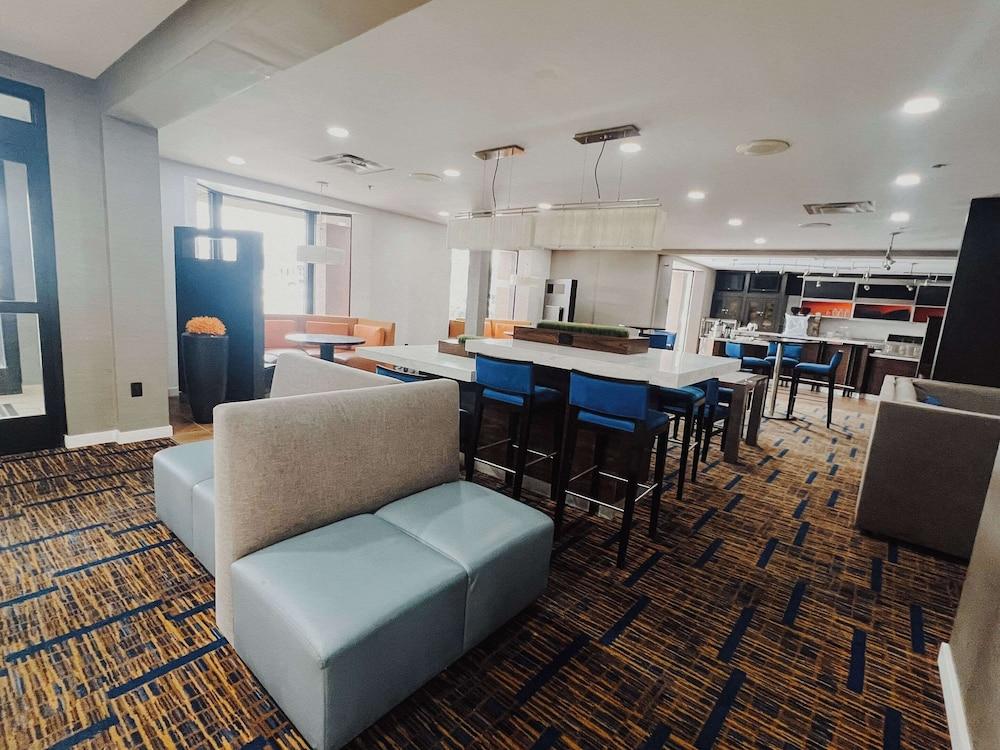 Country Inn & Suites by Radisson, Columbus-Edinburgh photo 30