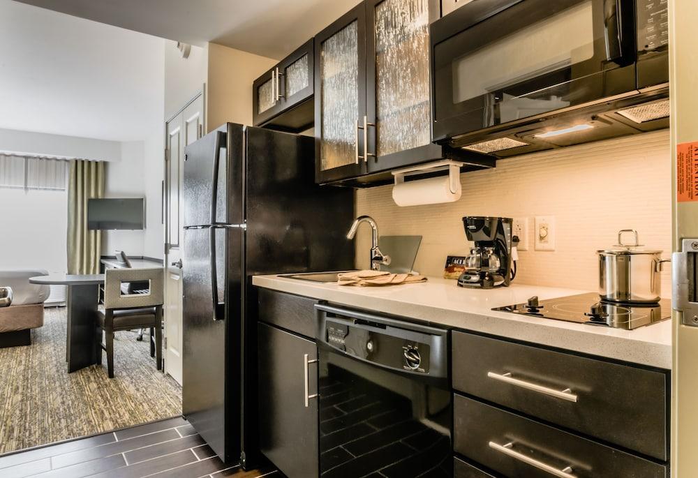 Candlewood Suites Hartford Downtown by IHG photo 2