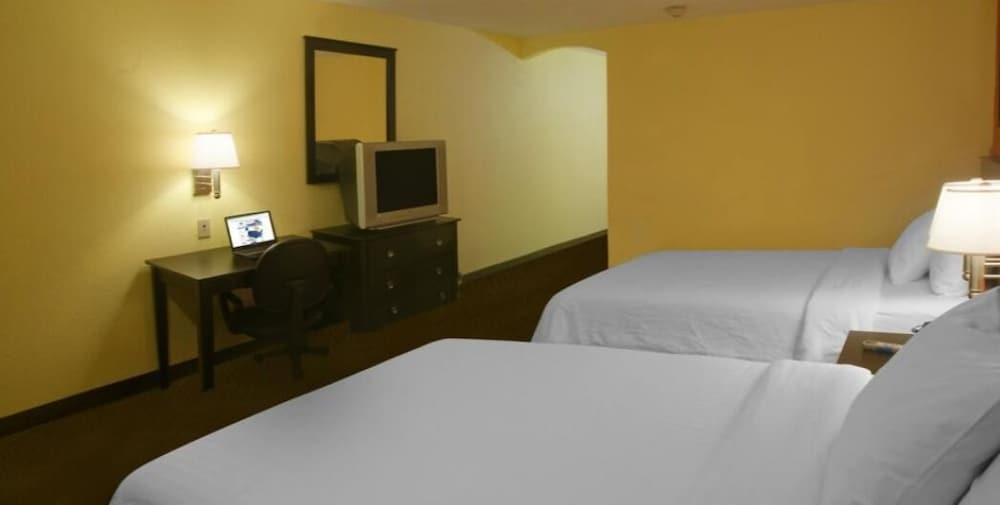 Americas Best Value Inn Waco photo 2