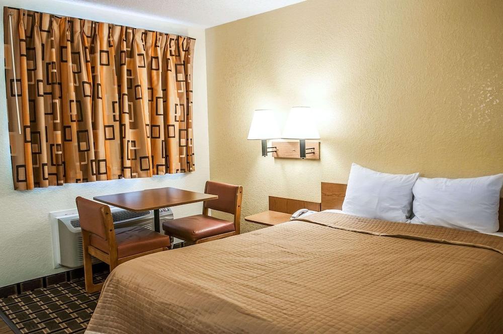 Rodeway Inn Albuquerque West photo 28