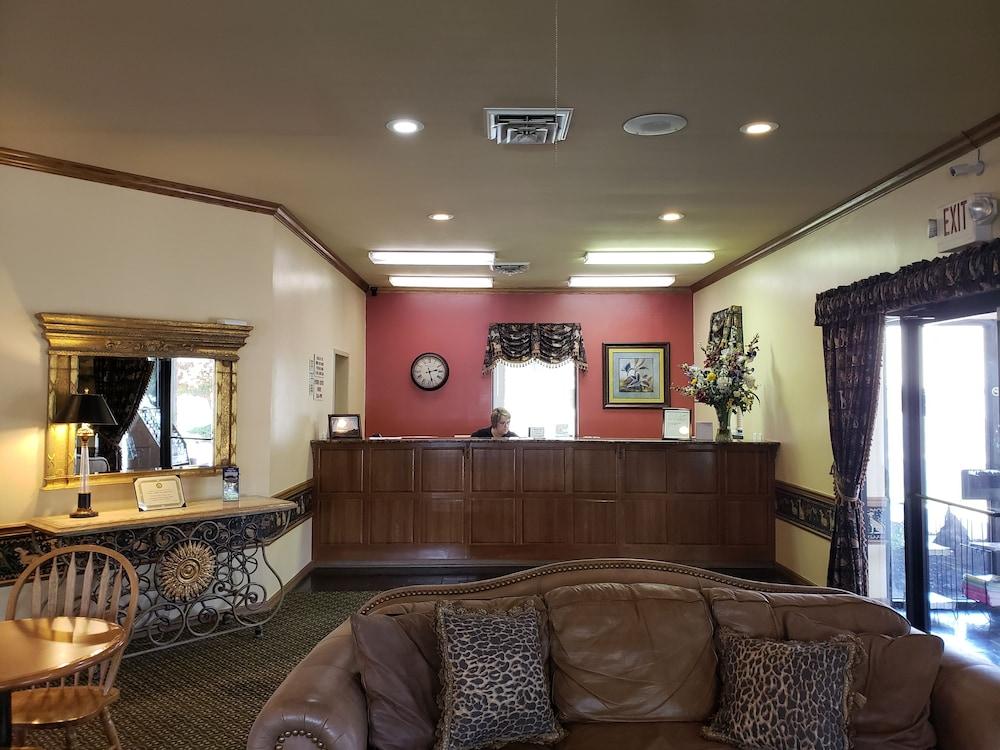Hotsprings Village Inn photo 6