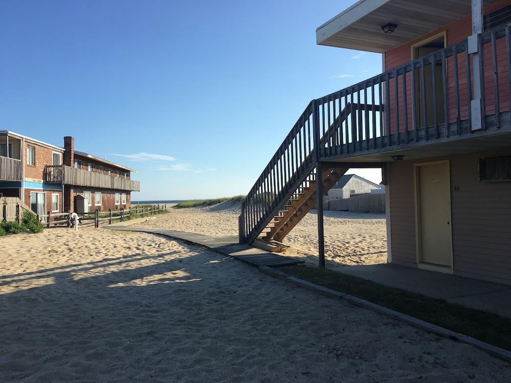 Beachfront White Sands — hotel in North Truro