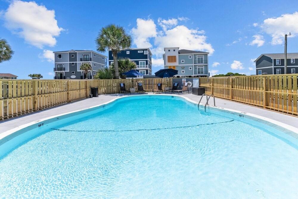 The Beach House Motel & Suites photo 5