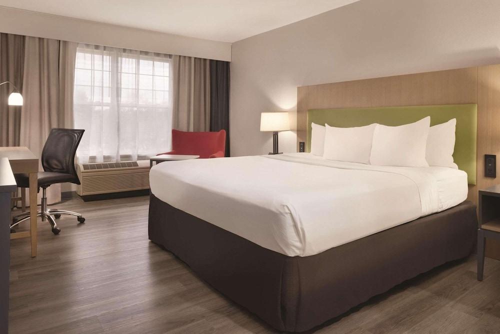 Country Inn & Suites by Radisson, Cedar Falls, IA photo 26