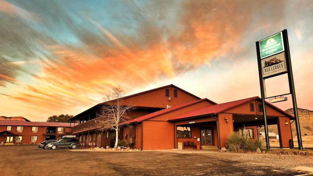 Red Ledges Inn photo 40
