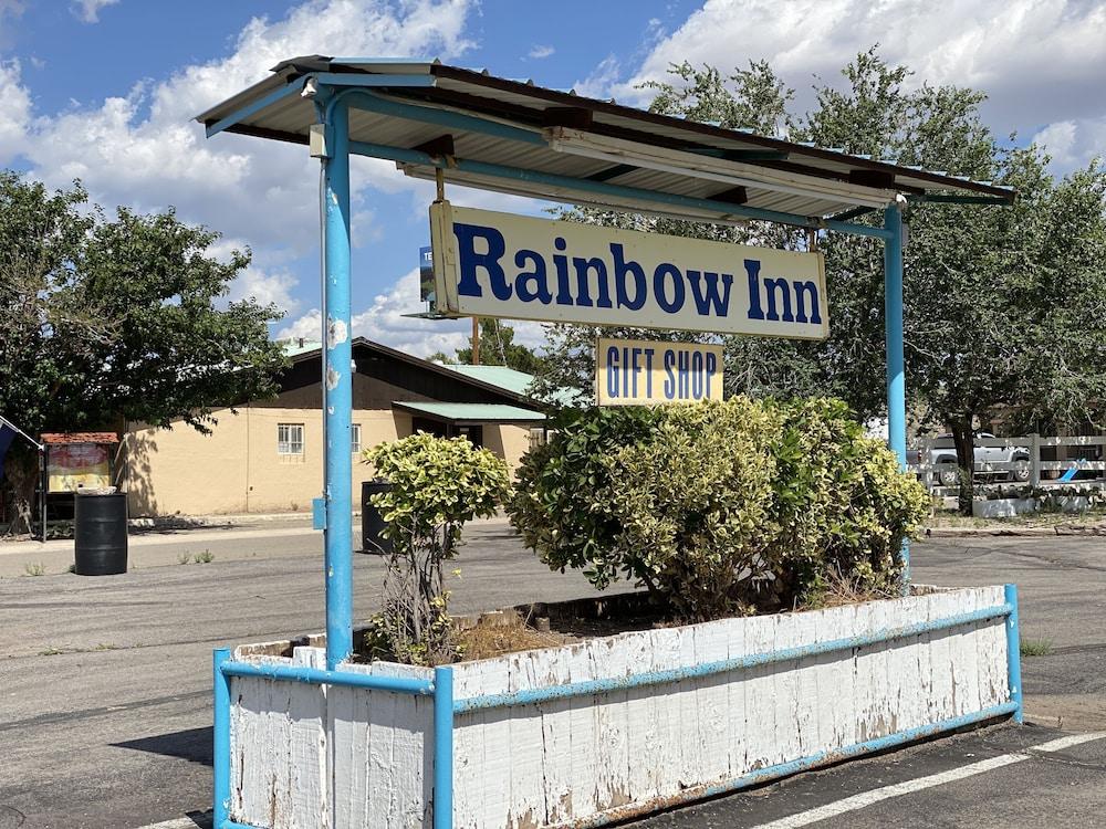 Rainbow Inn & Cottages photo 31