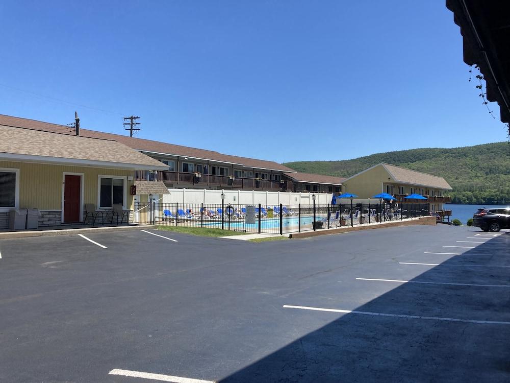 Park Lane Motel photo 23