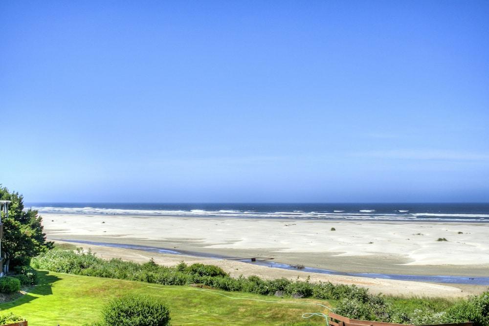 Little Creek Cove Beachfront Resort photo 64