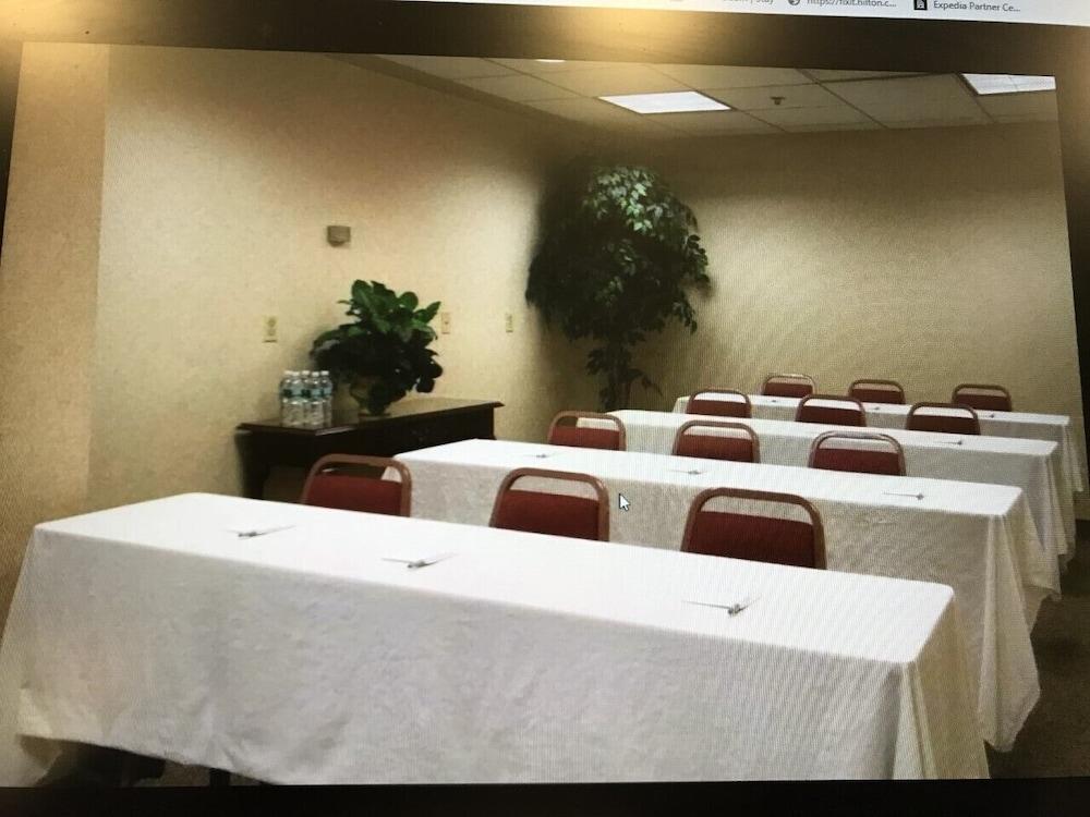 Hampton Inn Ridgefield Park photo 60
