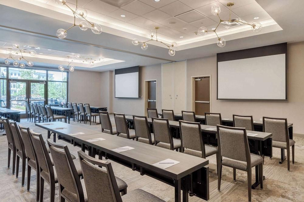 DoubleTree by Hilton Charleston Riverview photo 72