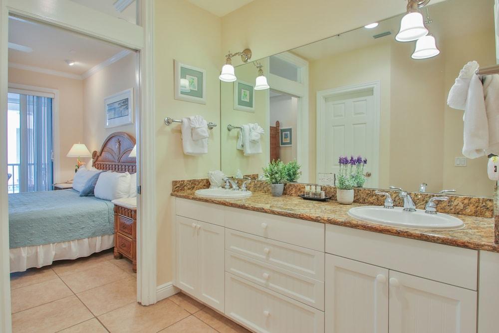 Tortuga Inn Beach Resort photo 92