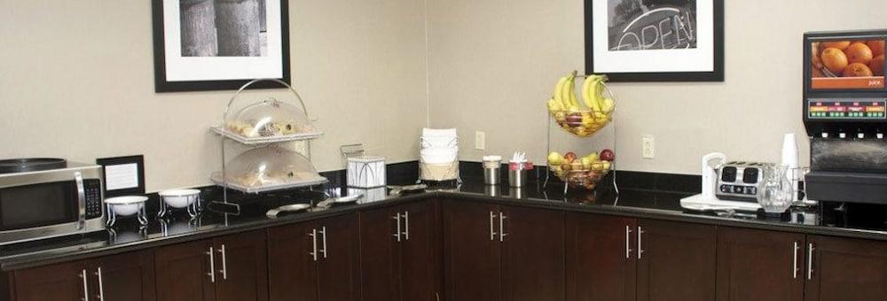 Spark by Hilton Amarillo Medical Center photo 30
