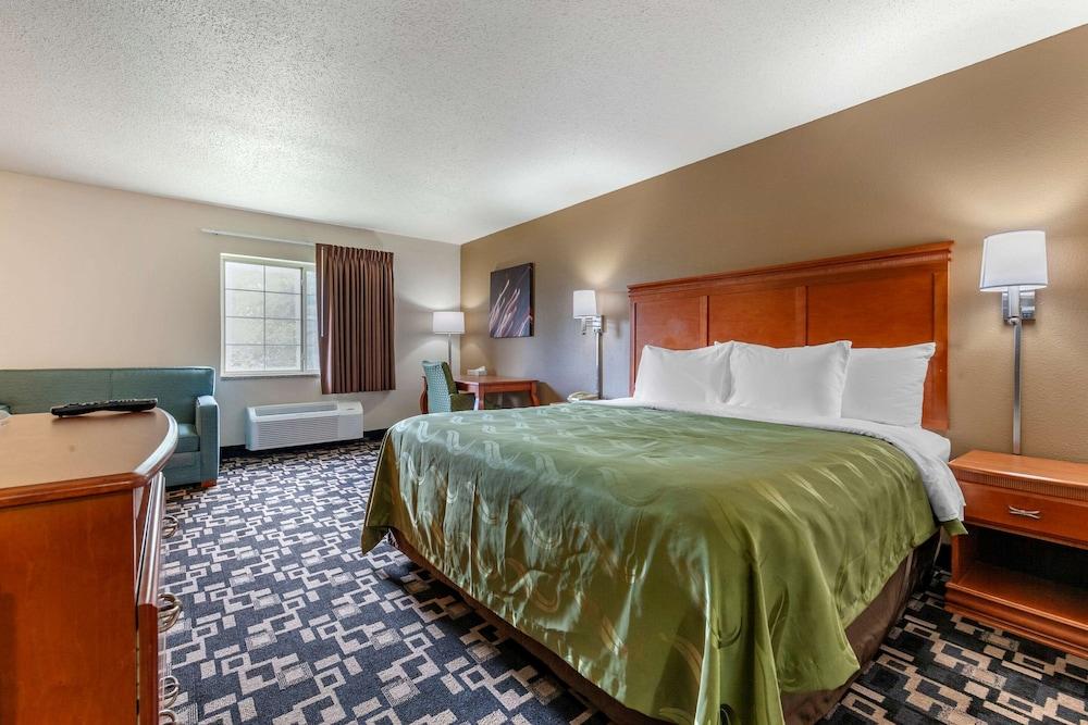 Quality Inn Redgranite photo 15
