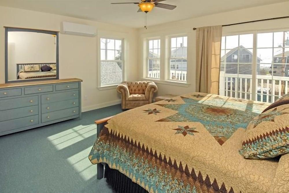 Moody's Motel & Cottages photo 10