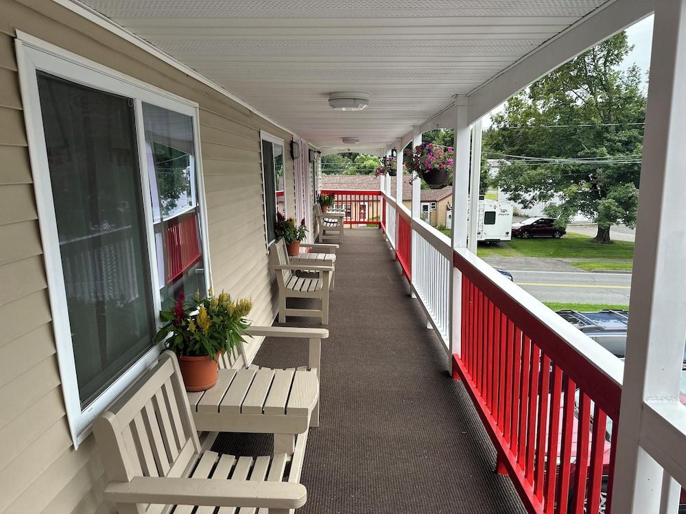 Cozy Corner Motel photo 44